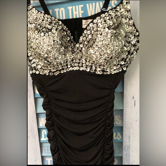 sequins vintage sequins & black ruched dress by Babe - Picture 6 of 16